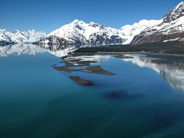 How Far is Alaska from California? Distance, Flight Time, and Travel Options