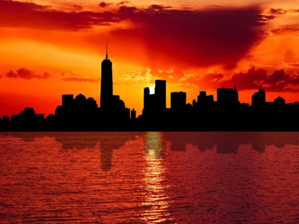 How Far is Canada from New York? Route, Time, and Tips