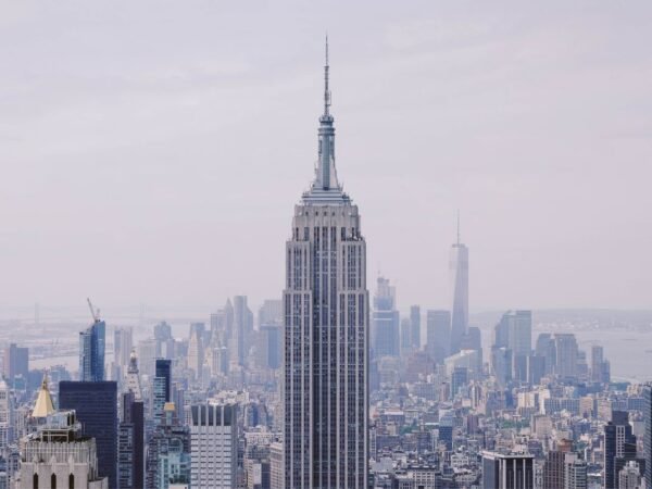 How Far is Newark from NYC? Fastest Travel Routes