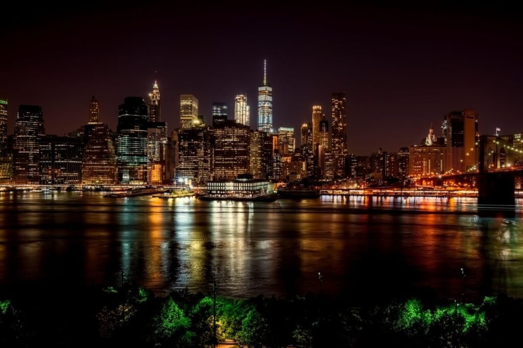 How Far is Rhode Island from New York