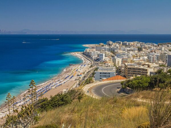 How Far is Rhode Island from New York