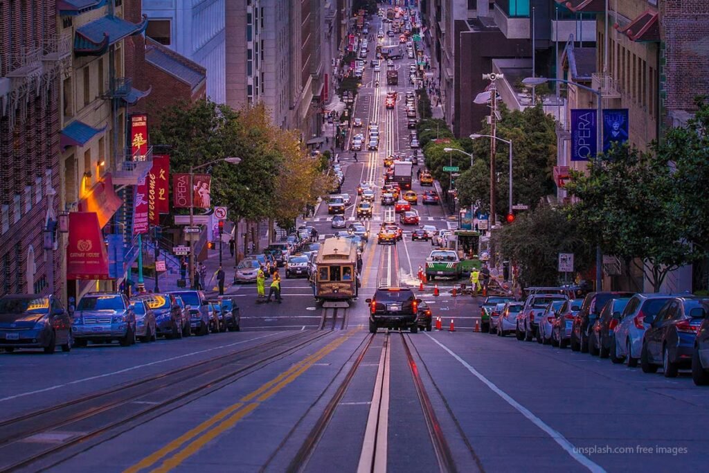 How Long is the Flight to Hawaii from California? Find Out!