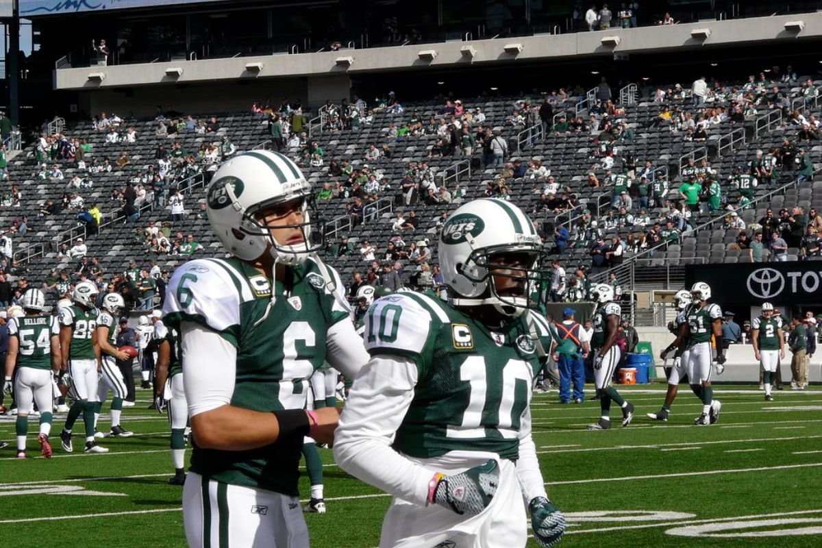 Who is the New York Jets Quarterback: Zach Wilson or Aaron Rodgers?