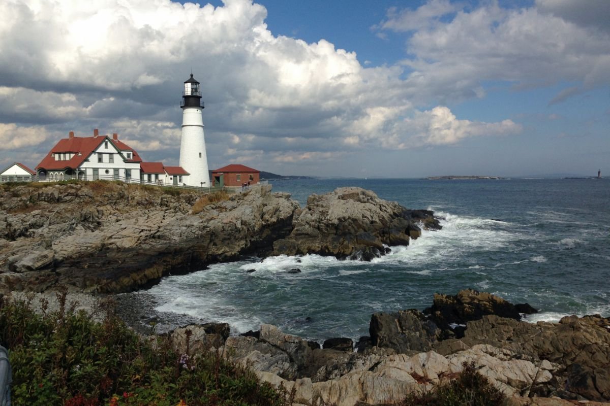 How Many Lighthouses in Rhode Island: Unveiling Iconic Beacons